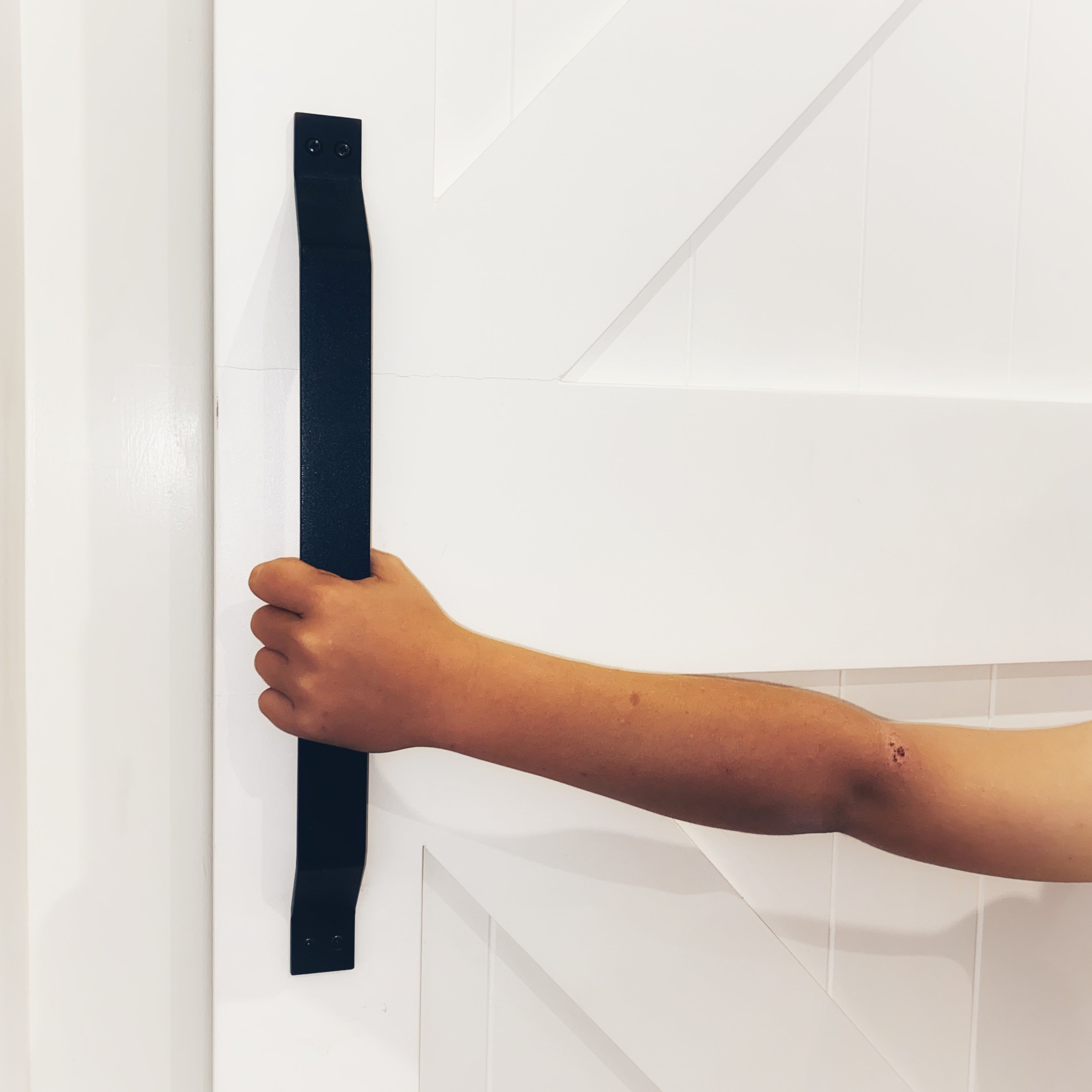 How does soft close work on barn doors? Estrada